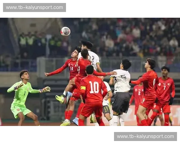 红色波涛席卷沙漠之鹰：中国vs巴林，国足能否在绝境中书写惊天奇迹？